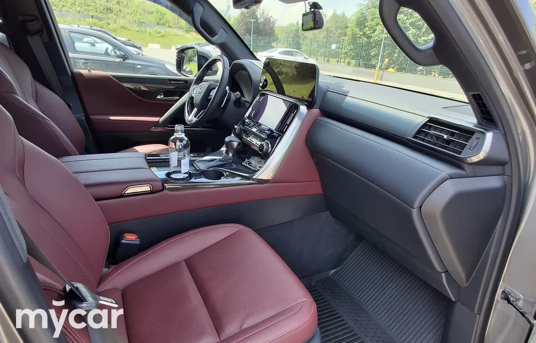 Lexus LX 2025