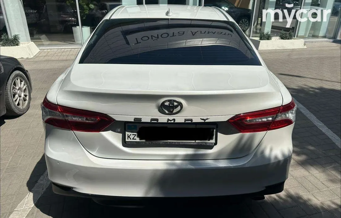 Toyota Camry 2019