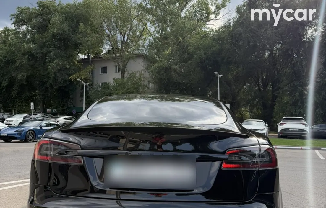 Tesla Model S 2021