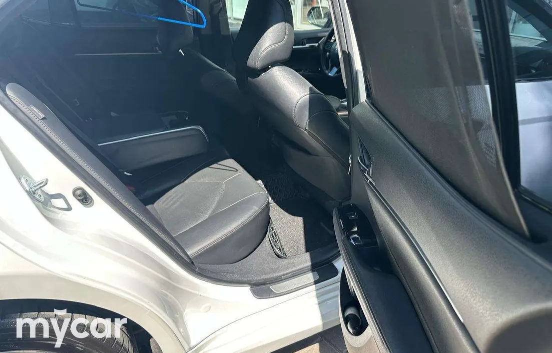 Toyota Camry 2019