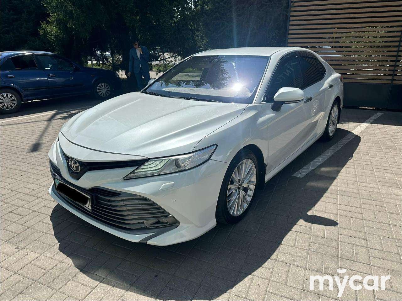 Toyota Camry 2019
