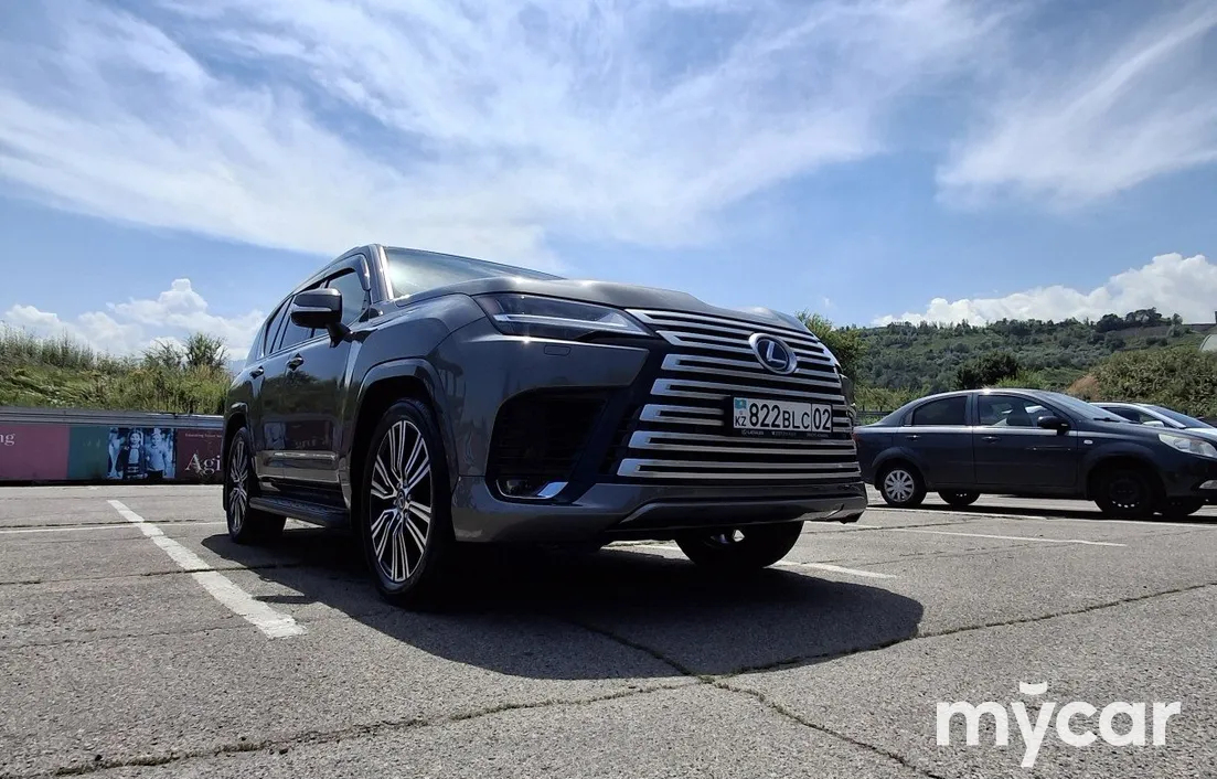 Lexus LX 2025