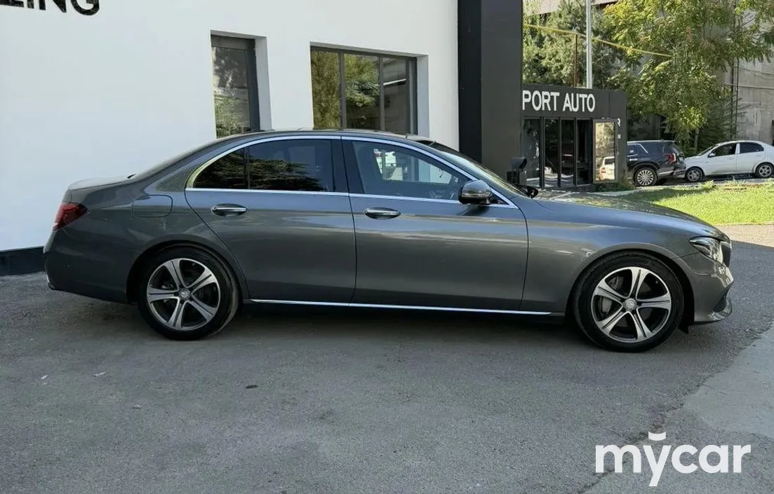 Mercedes-Benz E-Класс 2016