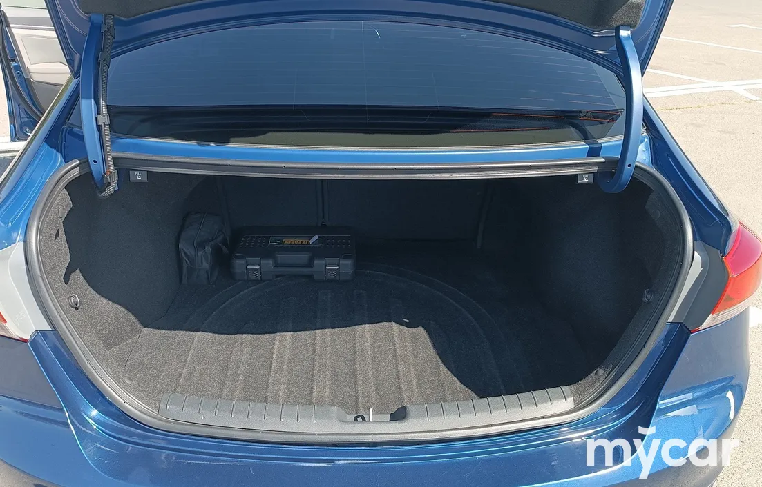 Hyundai Elantra 2016