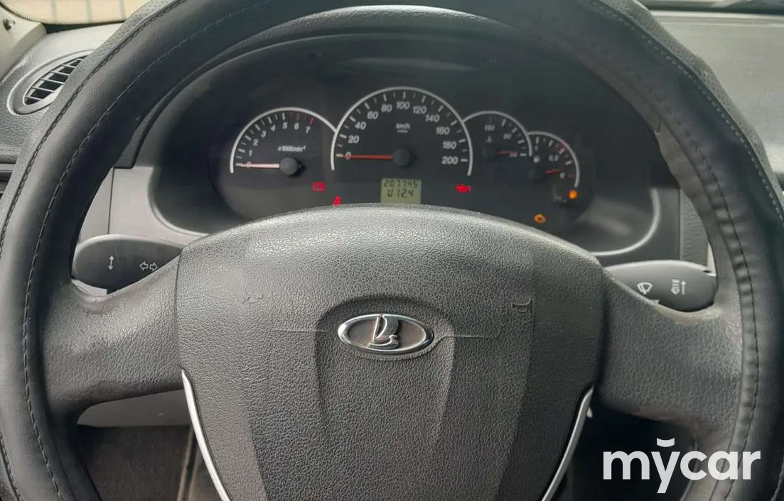 LADA Priora 2012