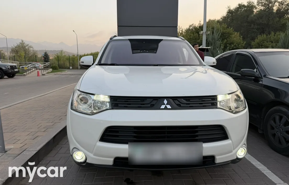 Mitsubishi Outlander 2012