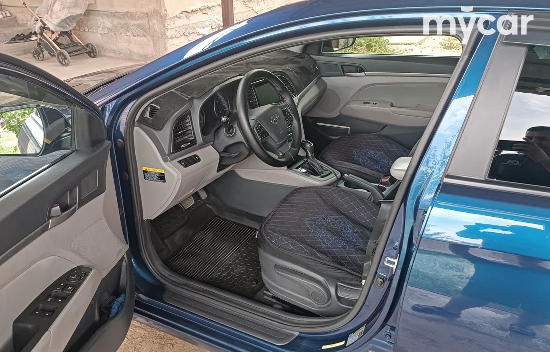 Hyundai Elantra 2016