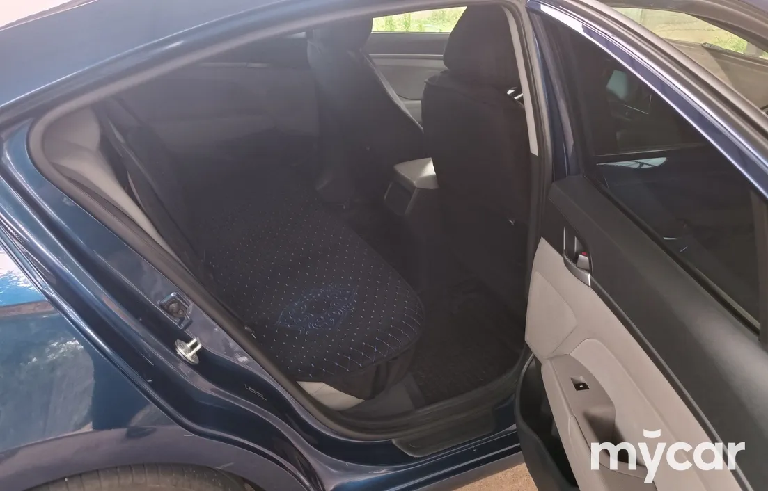 Hyundai Elantra 2016
