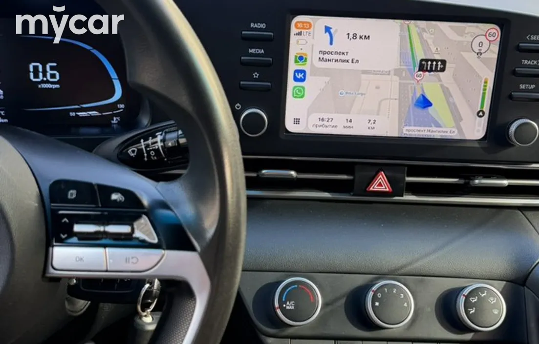 Hyundai Elantra 2024