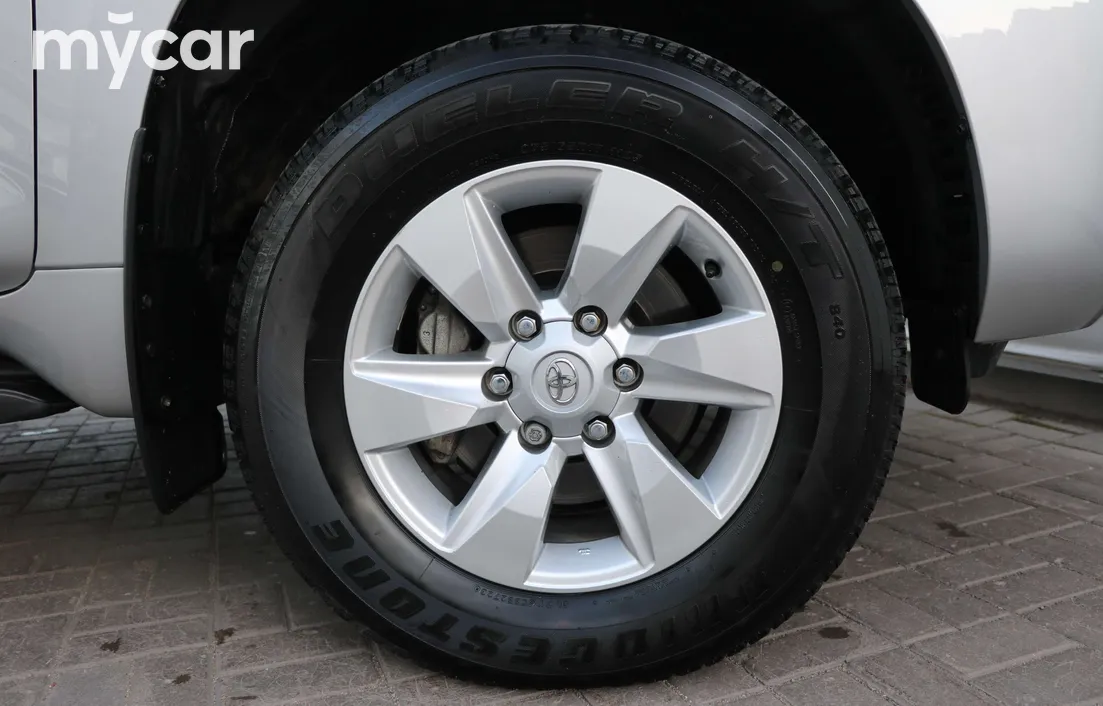 Toyota Land Cruiser Prado 2023
