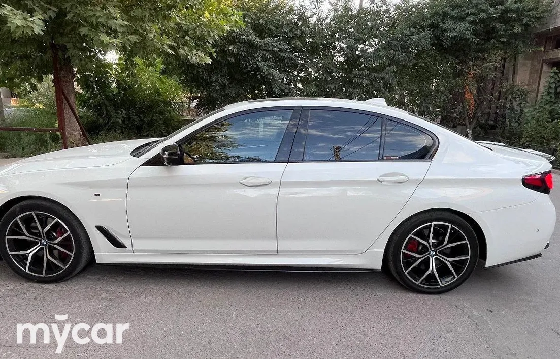 BMW 5 серия 2020
