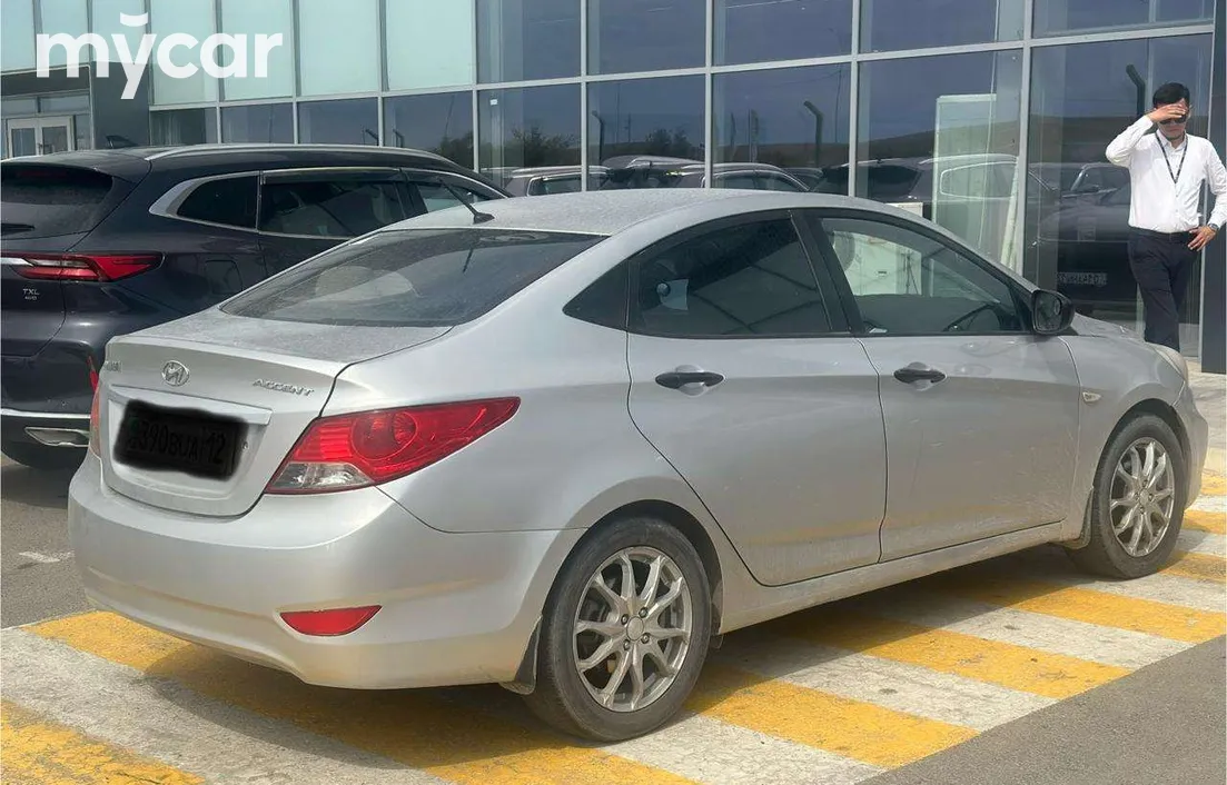 Hyundai Accent 2013