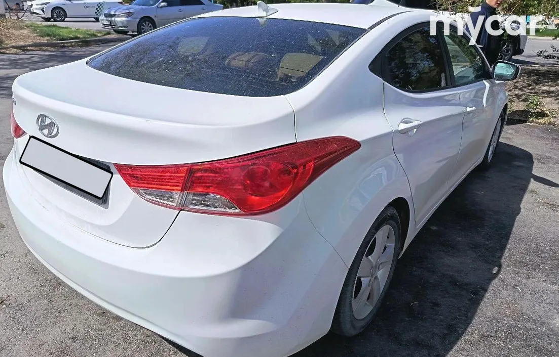 Hyundai Elantra 2013