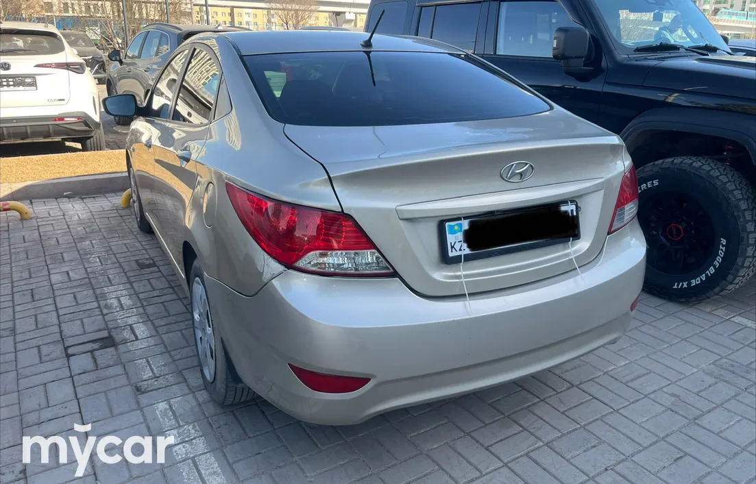 Hyundai Accent 2012