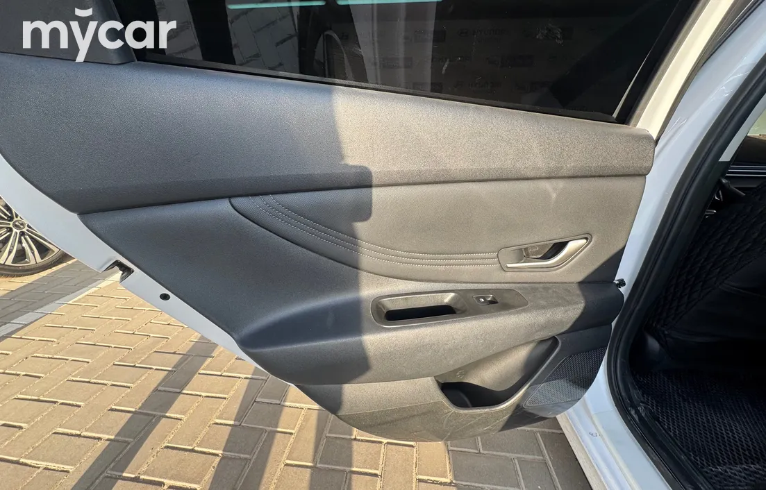Hyundai Elantra 2023
