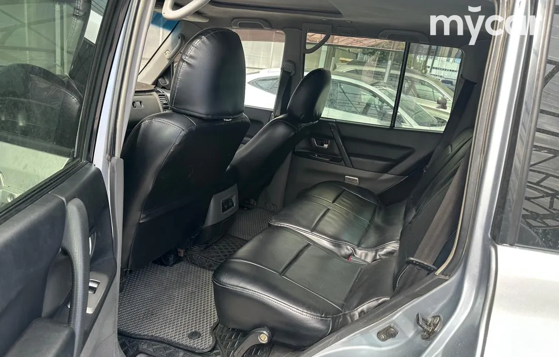 Mitsubishi Pajero 2005