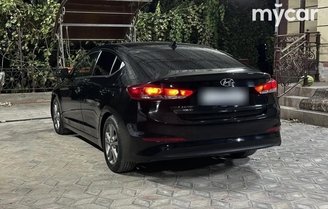 Hyundai Elantra 2017