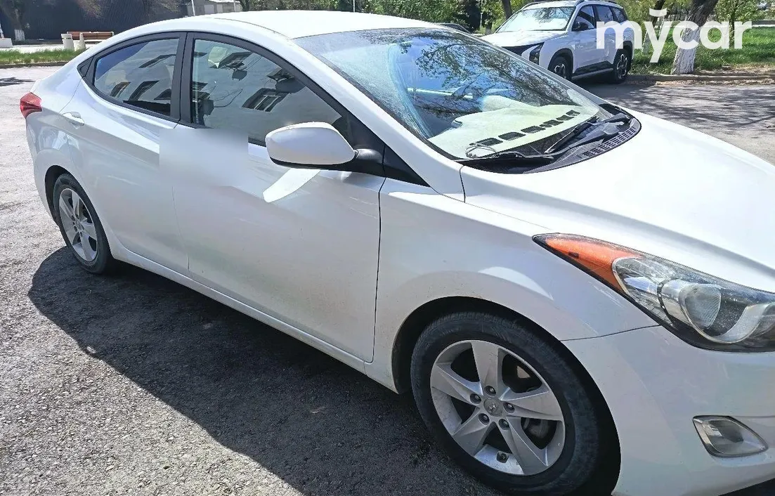 Hyundai Elantra 2013