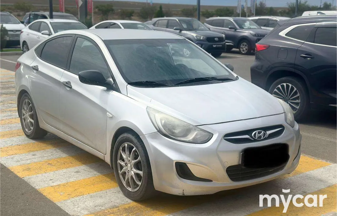 Hyundai Accent 2013