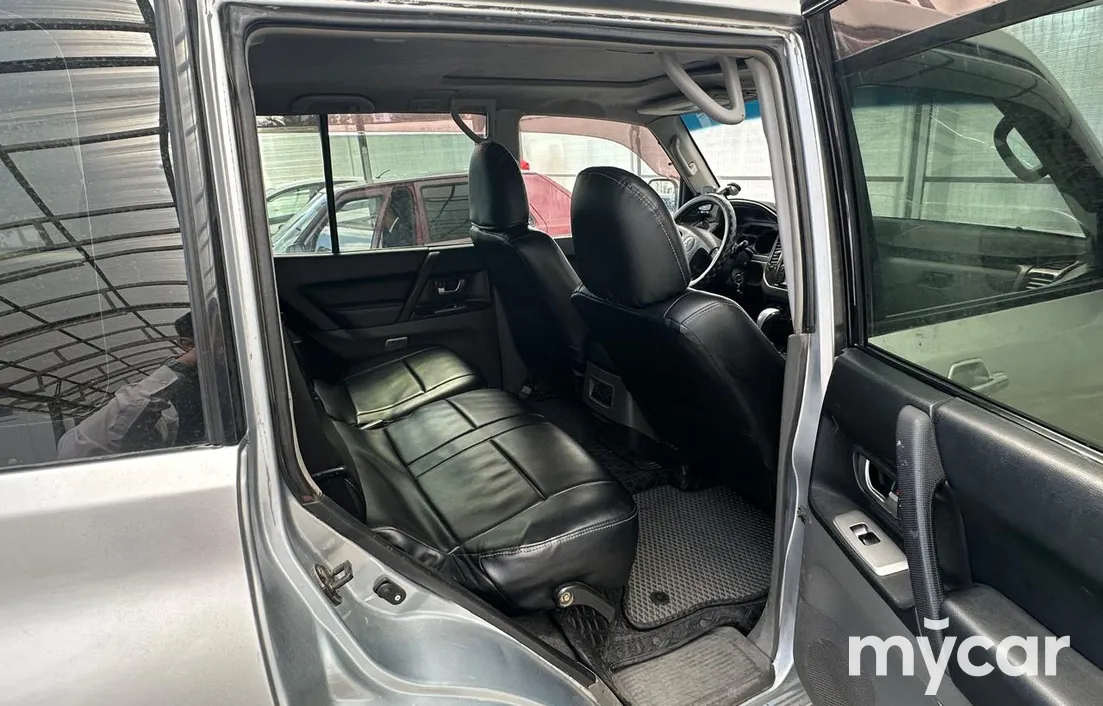 Mitsubishi Pajero 2005