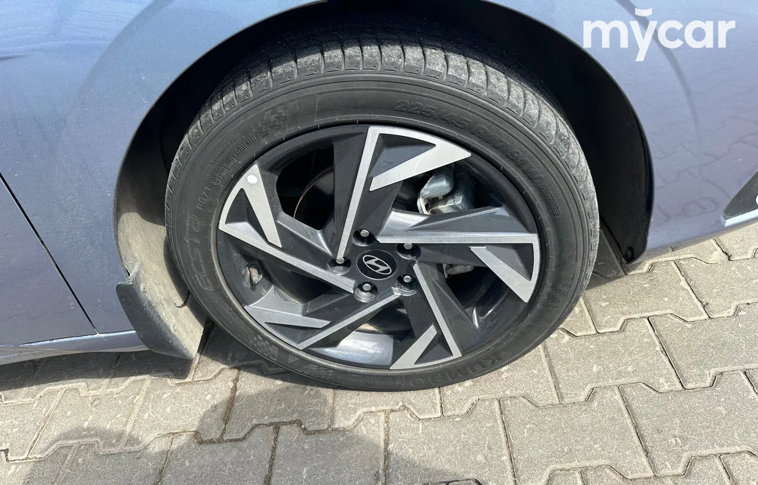 Hyundai Elantra 2025
