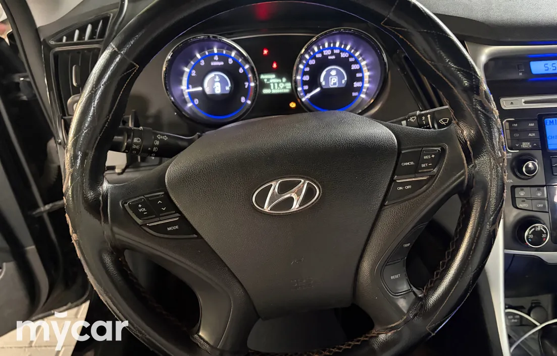 Hyundai Sonata 2011