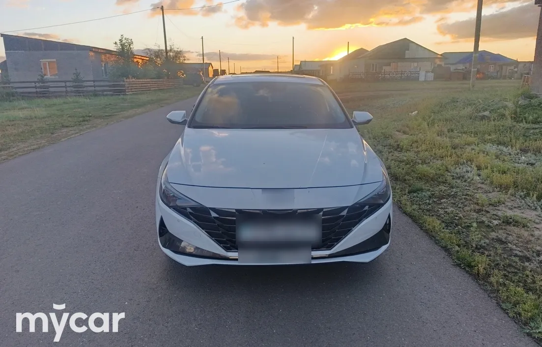 Hyundai Elantra 2023