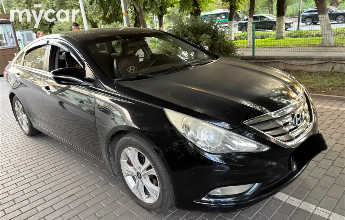 Hyundai Sonata 2011
