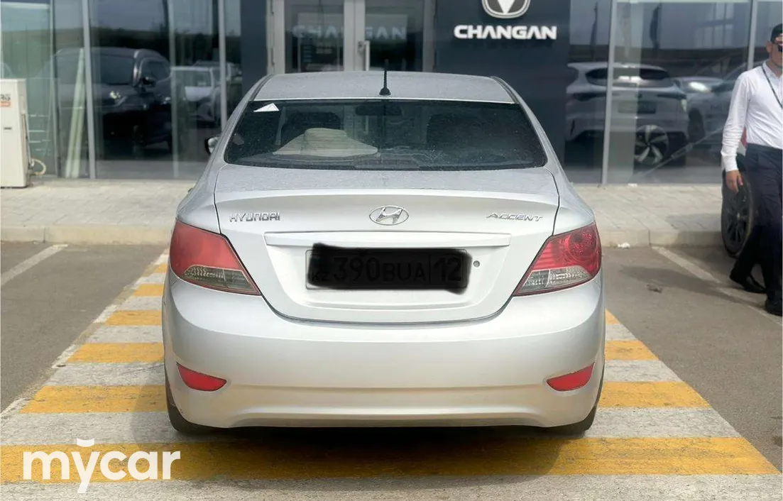 Hyundai Accent 2013