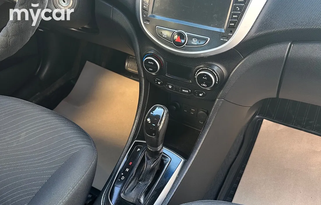 Hyundai Solaris 2015
