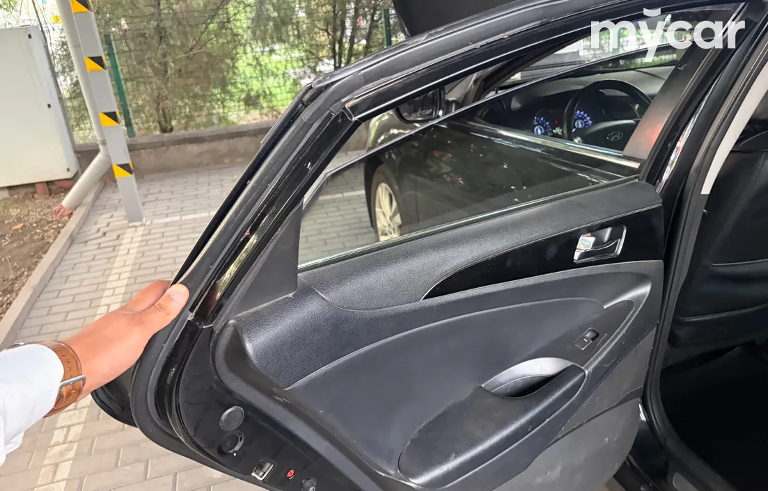 Hyundai Sonata 2011