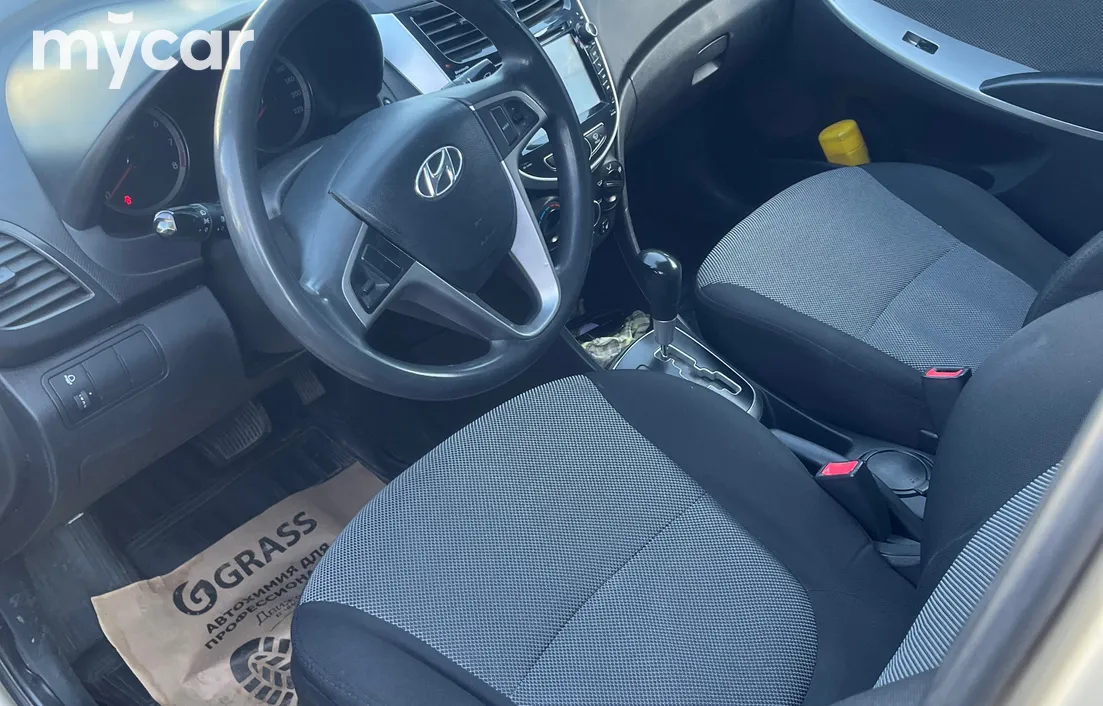 Hyundai Accent 2012