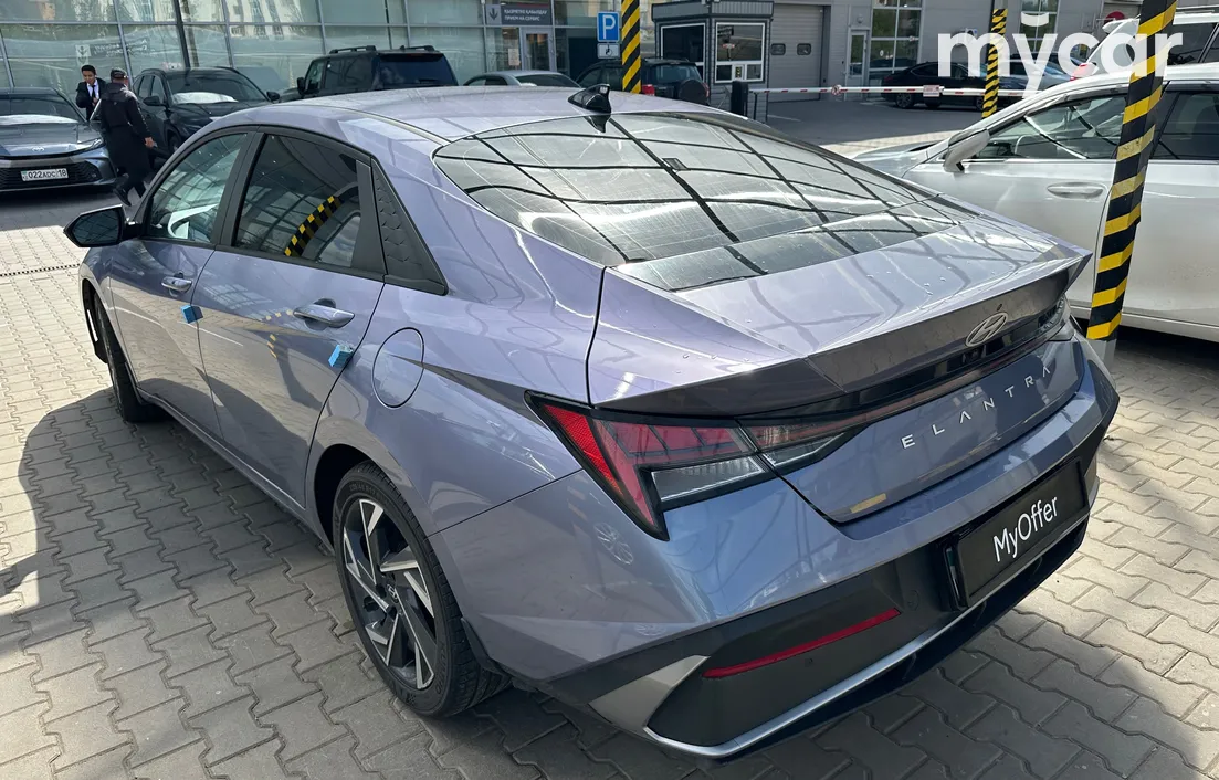 Hyundai Elantra 2025