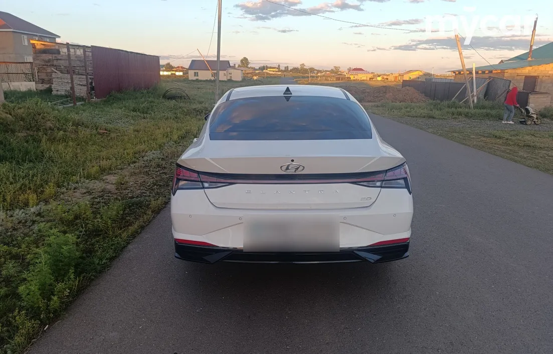 Hyundai Elantra 2023