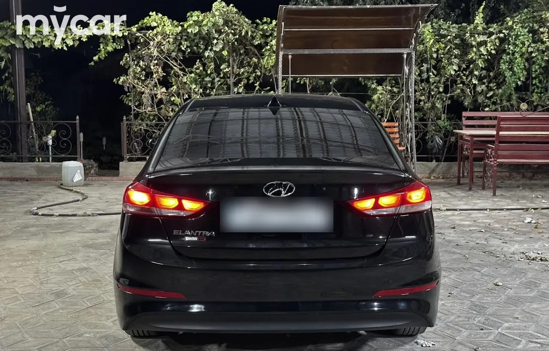 Hyundai Elantra 2017