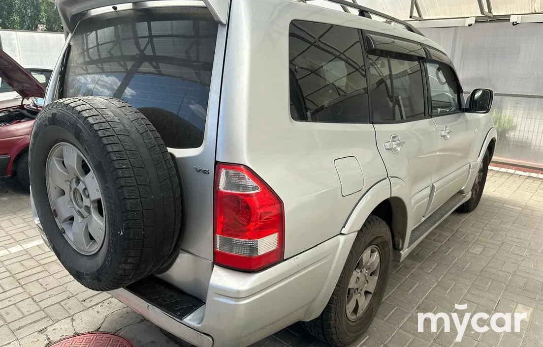 Mitsubishi Pajero 2005