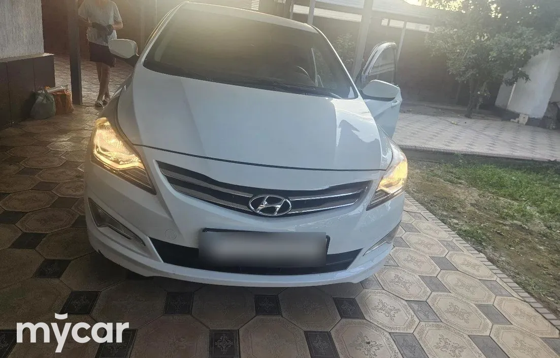 Hyundai Accent 2015