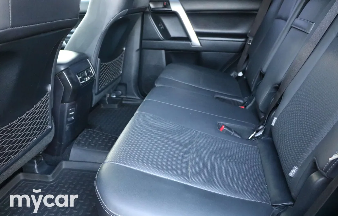 Toyota Land Cruiser Prado 2023