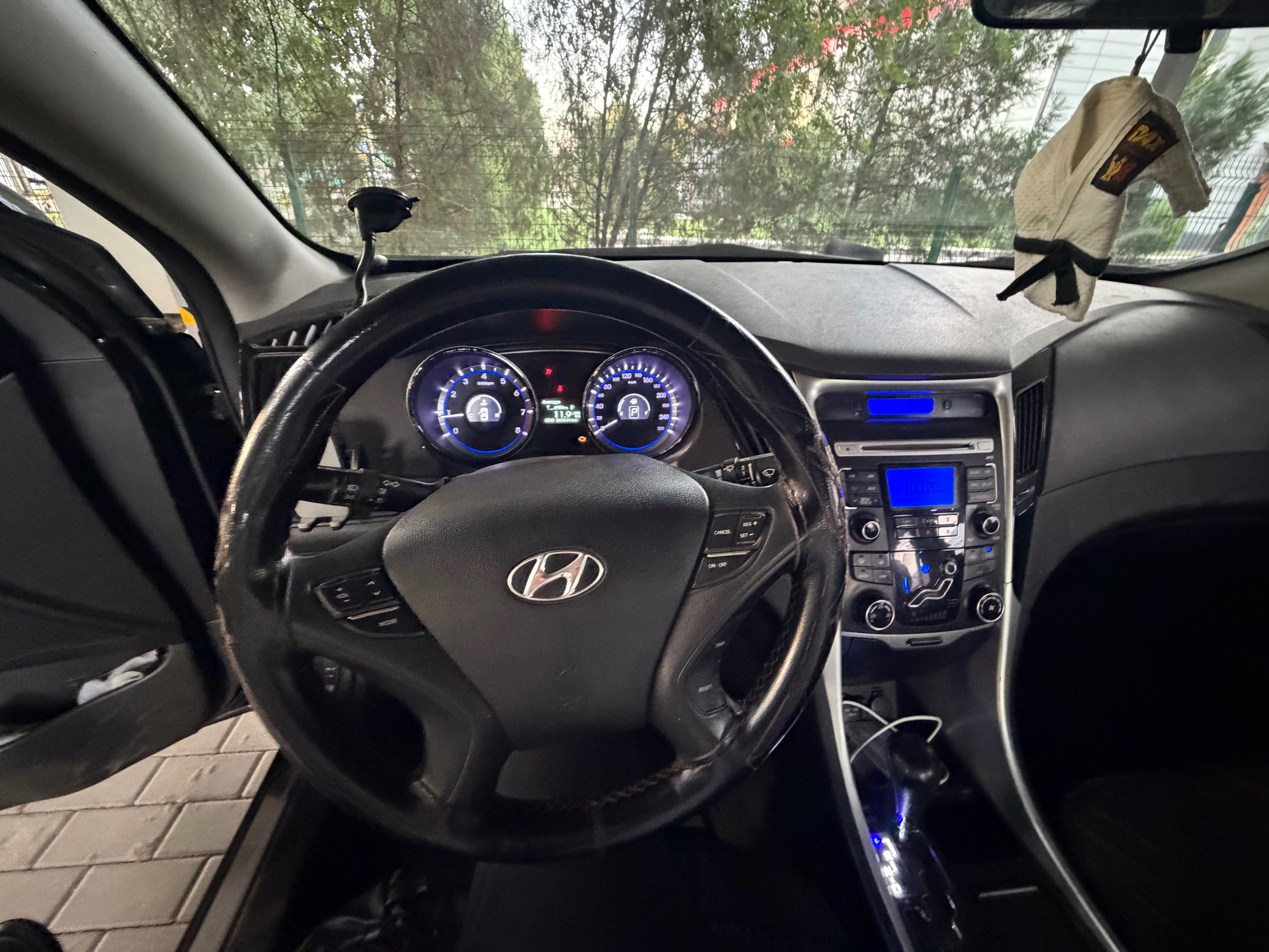 Hyundai Sonata 2011