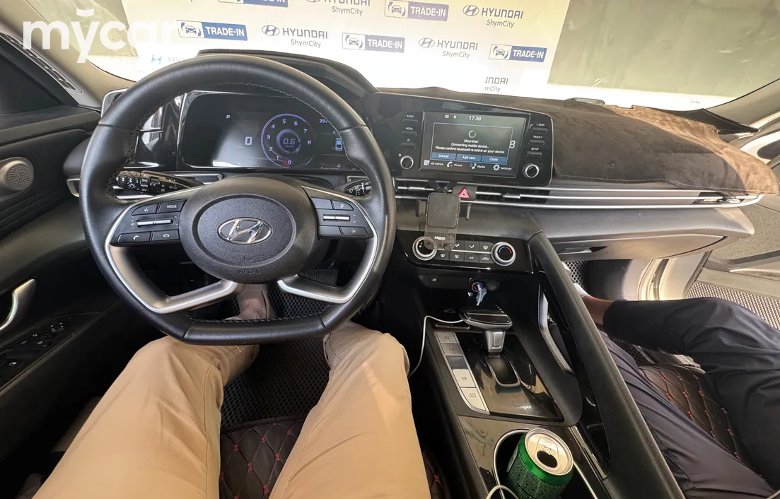 Hyundai Elantra 2023