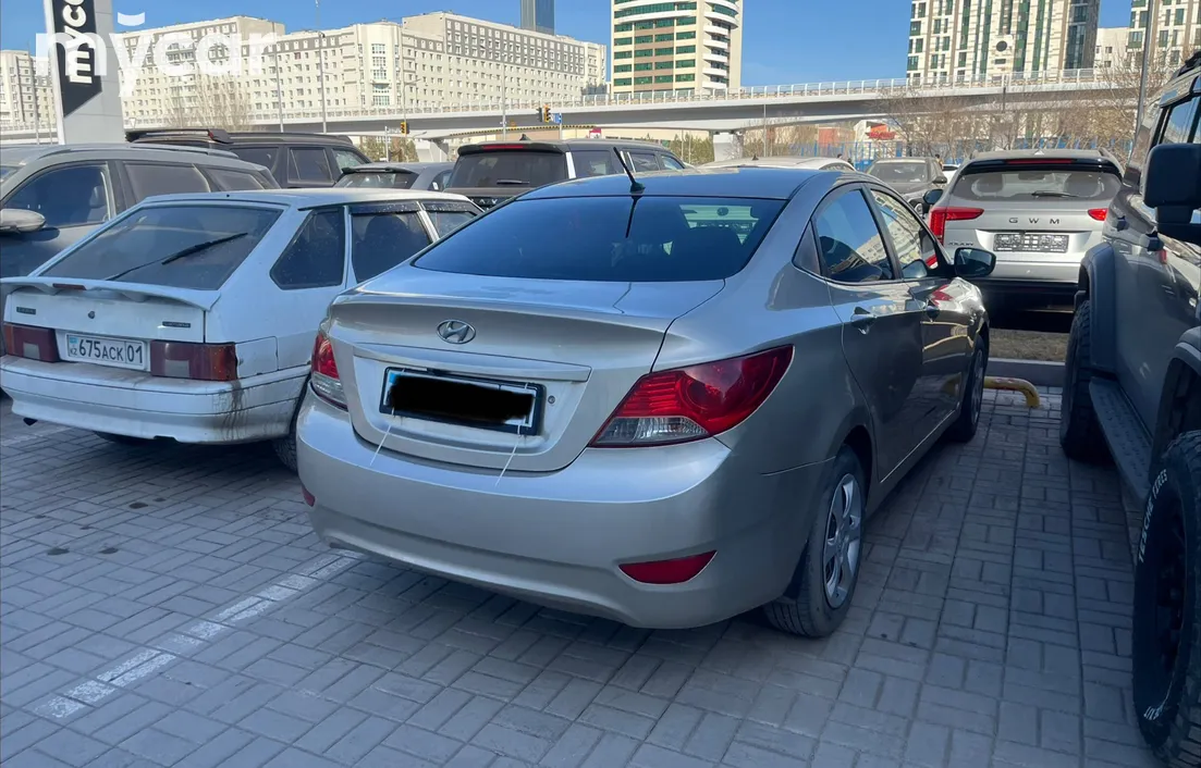 Hyundai Accent 2012