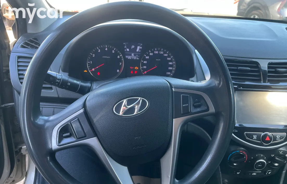 Hyundai Accent 2012