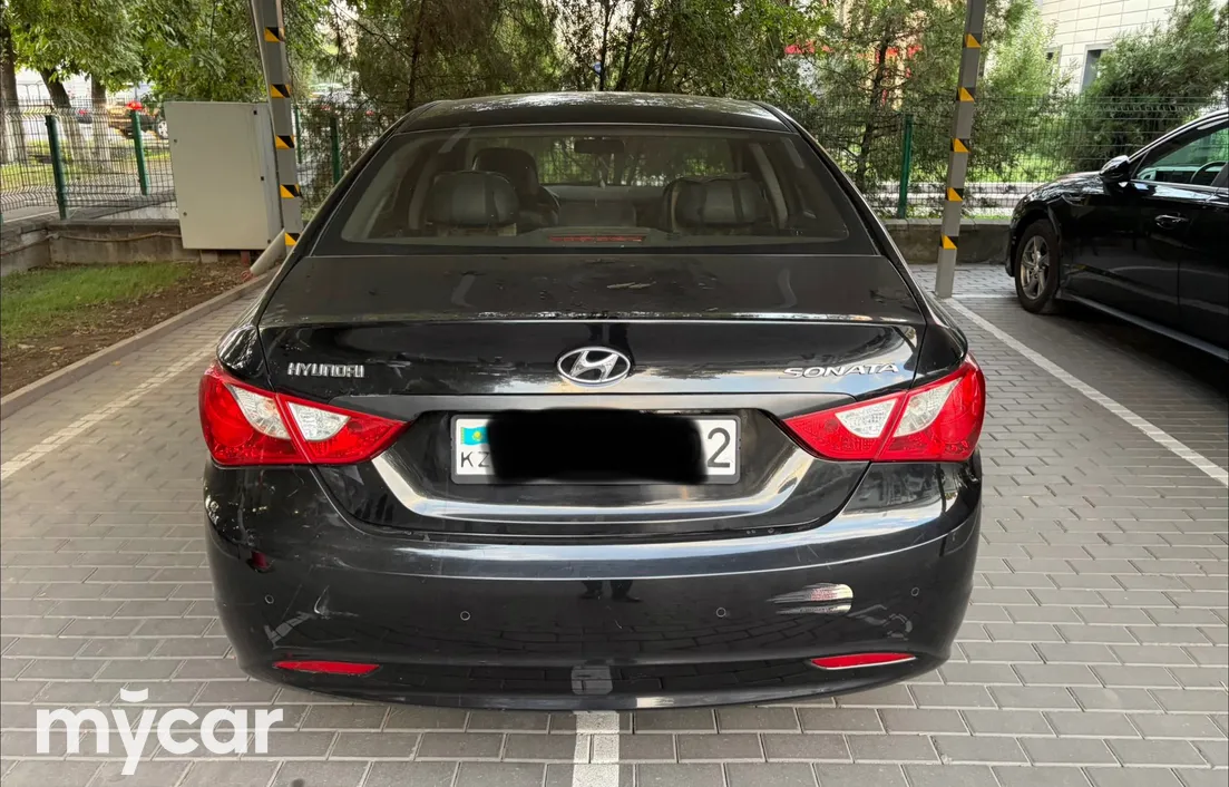Hyundai Sonata 2011