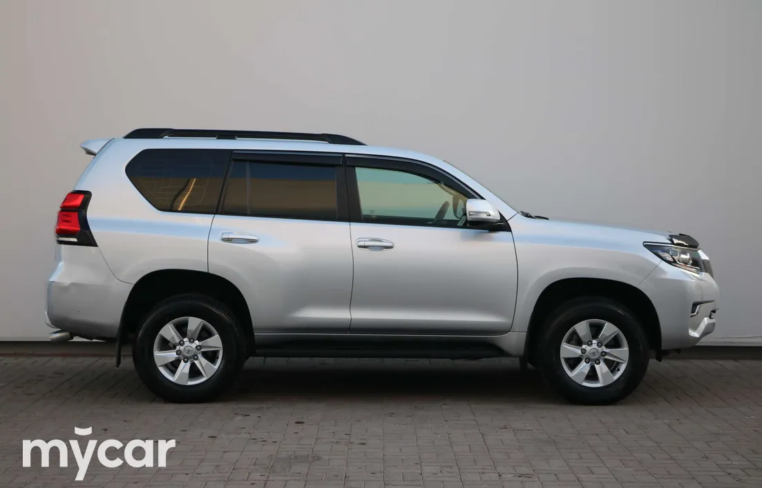 Toyota Land Cruiser Prado 2023
