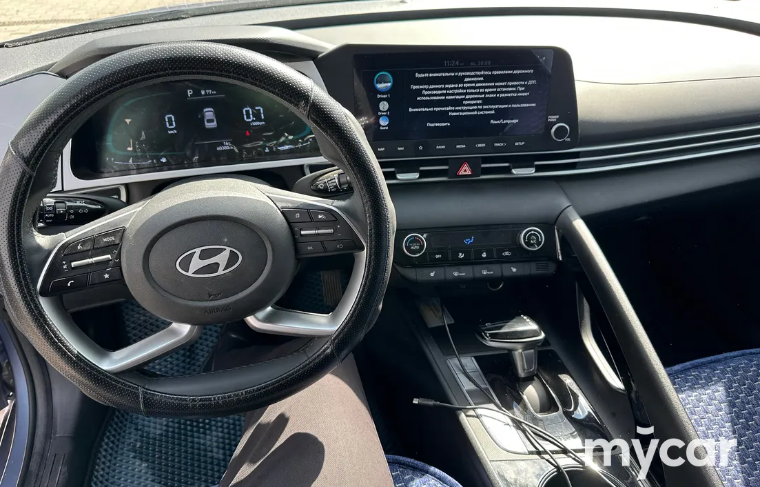 Hyundai Elantra 2025