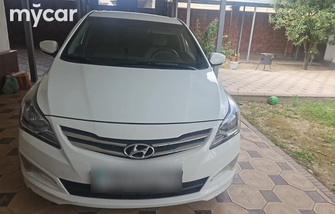Hyundai Accent 2015