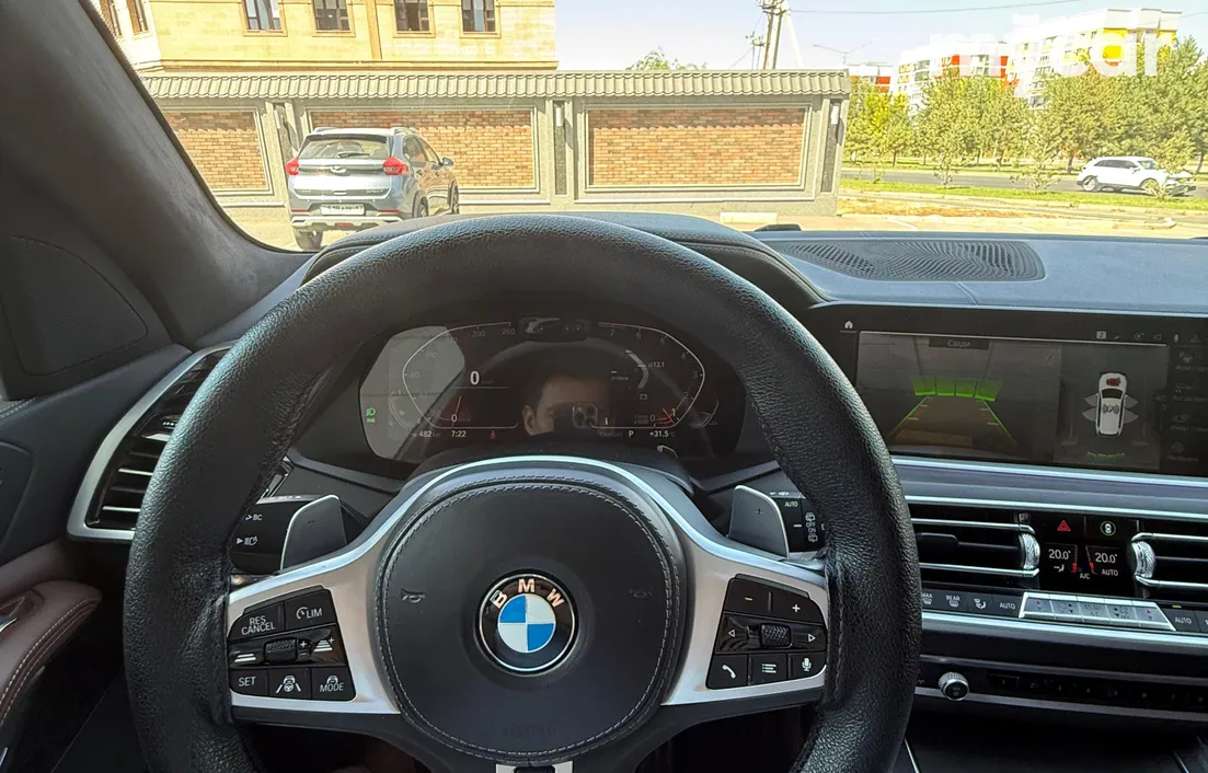 BMW X7 2021