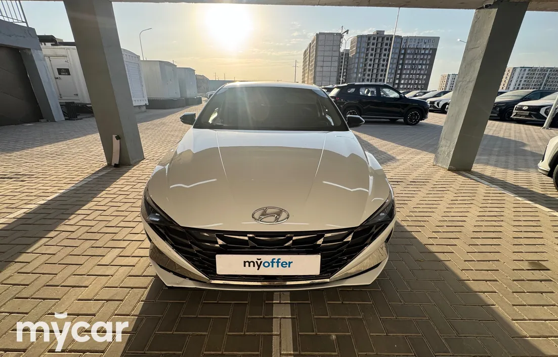 Hyundai Elantra 2023