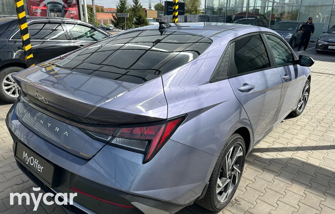 Hyundai Elantra 2025