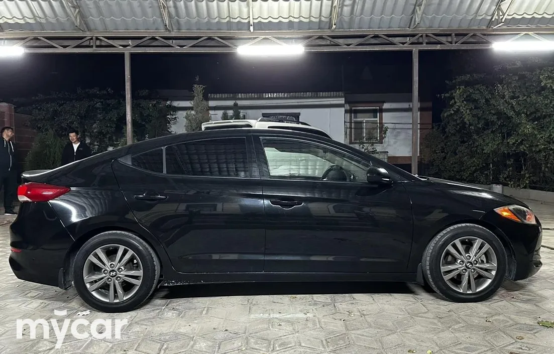Hyundai Elantra 2017
